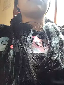 Snapshot of Julieta_Parker chatting on 02/14/26, 04:29 Julieta Parker online show from 02/14/26, 04:29