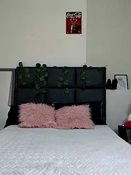 Snapshot of Julieta_Parker chatting on 02/07/26, 12:46 Julieta Parker online show from 02/07/26, 12:46