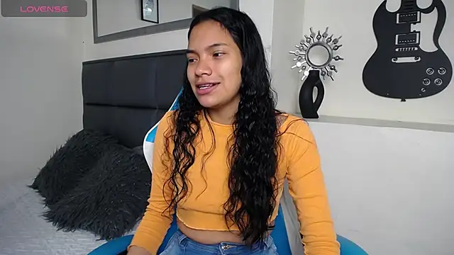 Snapshot of Julieta_Parker chatting on 07/02/26, 02:12 Julieta Parker online show from 07/02/26, 02:12