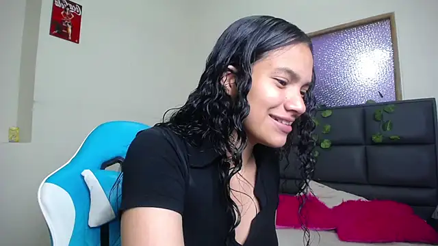 Julieta Parker online show from 04/12/26, 05:54