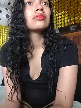 Snapshot of Julieta_Parker chatting on 06/14/26, 01:24 Julieta Parker online show from 06/14/26, 01:24