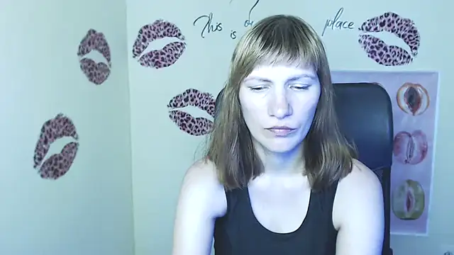 Snapshot of Rosalinda_ro chatting on 06/27/26, 12:22 Rosalinda ro online show from 06/27/26, 12:22