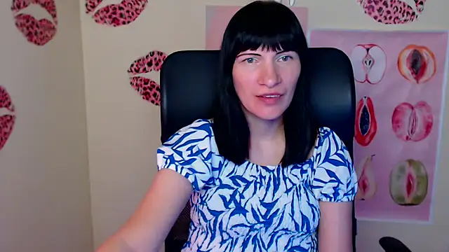 Snapshot of Rosalinda_ro chatting on 05/21/26, 06:05 Rosalinda ro online show from 05/21/26, 06:05