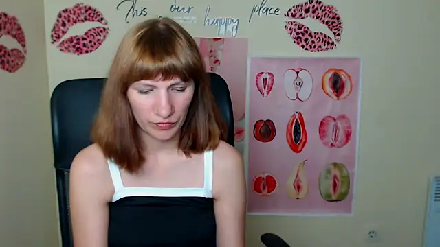 Snapshot of Rosalinda_ro chatting on 06/05/26, 06:13 Rosalinda ro online show from 06/05/26, 06:13
