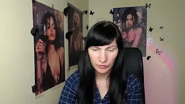 Snapshot of Rosalinda_ro chatting on 05/20/26, 04:48 Rosalinda ro online show from 05/20/26, 04:48