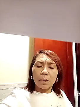 Snapshot of dannamomcerratt chatting on 02/22/26, 07:59 dannamomcerratt online show from 02/22/26, 07:59