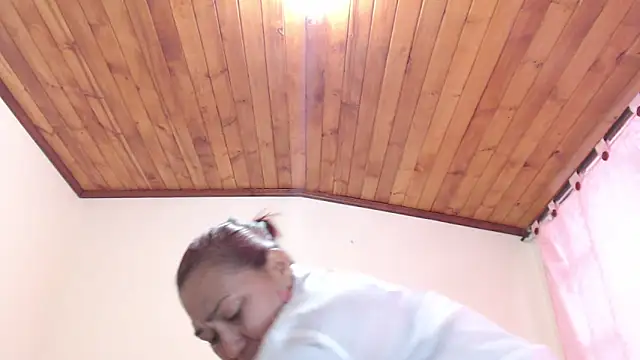 Snapshot of dannamomcerratt chatting on 02/16/26, 09:02 dannamomcerratt online show from 02/16/26, 09:02