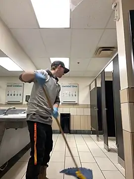 Snapshot of Horus1922 chatting on 02/23/26, 05:46 Horus1922 online show from 02/23/26, 05:46