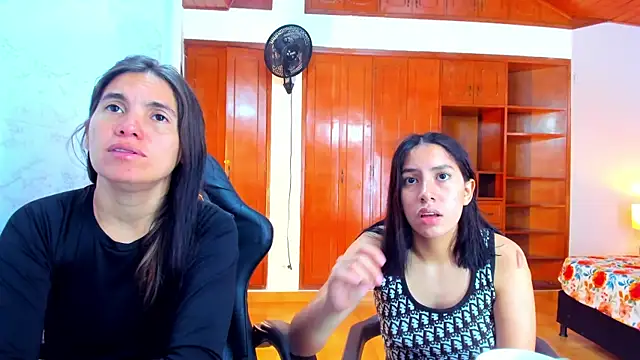 Emily and Soffy online show from 04/08/26, 12:17