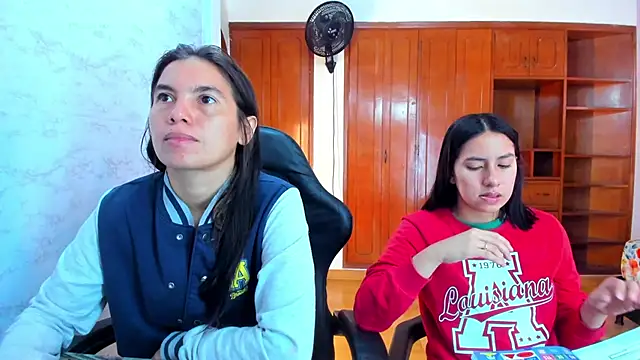 Emily and Soffy online show from 04/01/26, 01:41