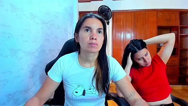 Emily and Soffy online show from 03/31/26, 12:29