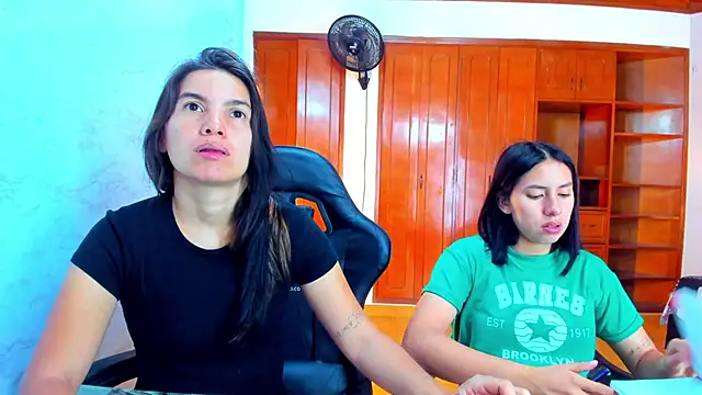 Emily and Soffy online show from 04/07/26, 12:18