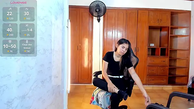 Emily and Soffy online show from 03/05/26, 12:02