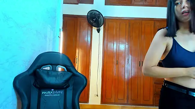 Emily and Soffy online show from 04/18/26, 01:02