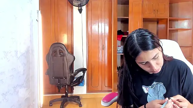 Snapshot of Emily_and_Soffy chatting on 02/26/26, 12:05 Emily and Soffy online show from 02/26/26, 12:05