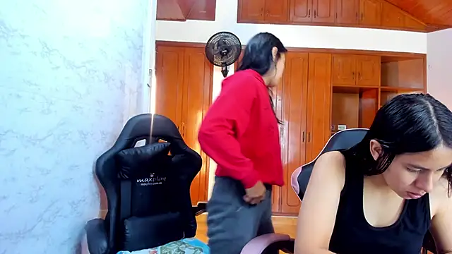 Snapshot of Emily_and_Soffy chatting on 02/17/26, 12:02 Emily and Soffy online show from 02/17/26, 12:02