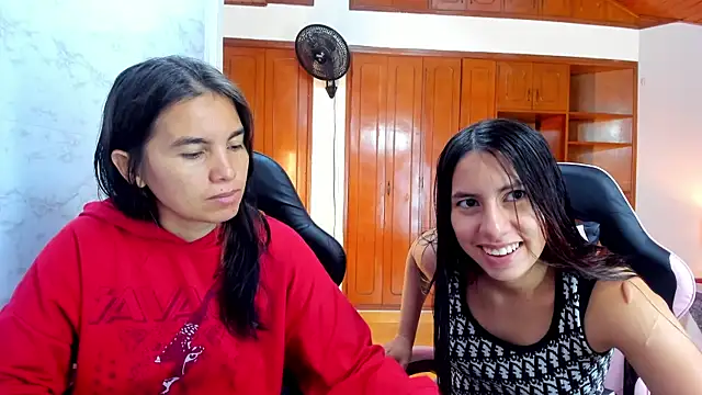 Snapshot of Emily_and_Soffy chatting on 02/19/26, 12:02 Emily and Soffy online show from 02/19/26, 12:02