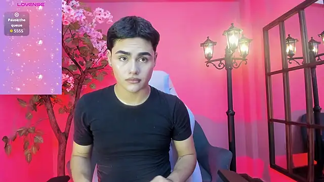 Snapshot of FemNoa chatting on 02/11/26, 07:25 FemNoa online show from 02/11/26, 07:25