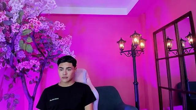 Snapshot of FemNoa chatting on 02/06/26, 12:12 FemNoa online show from 02/06/26, 12:12