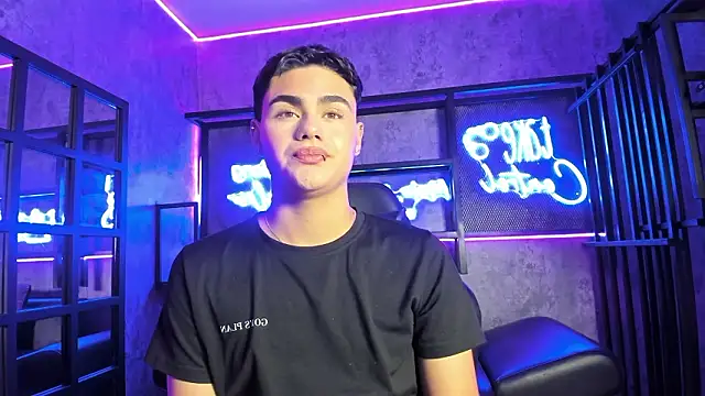 Snapshot of FemNoa chatting on 02/21/26, 01:24 FemNoa online show from 02/21/26, 01:24