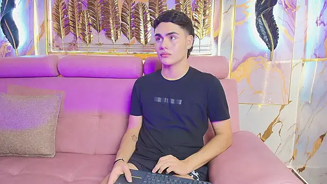 Snapshot of FemNoa chatting on 02/20/26, 07:27 FemNoa online show from 02/20/26, 07:27