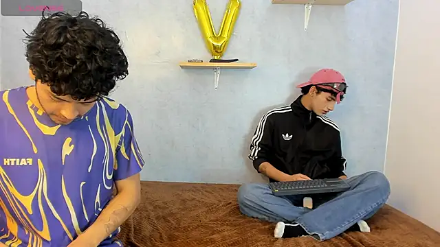 Snapshot of Eliotkinky chatting on 02/23/26, 04:51 Eliotkinky online show from 02/23/26, 04:51