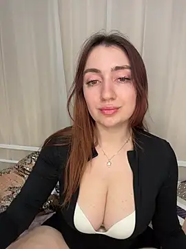 Snapshot of Linnea_ chatting on 02/12/26, 05:45 Linnea online show from 02/12/26, 05:45