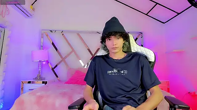 thanier 18 online show from 04/14/26, 07:52