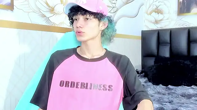 Snapshot of thanier_18 chatting on 02/05/26, 07:10 thanier 18 online show from 02/05/26, 07:10