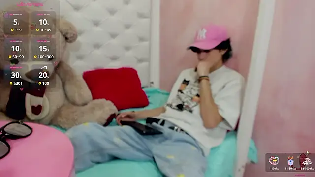 Snapshot of thanier_18 chatting on 02/13/26, 07:36 thanier 18 online show from 02/13/26, 07:36