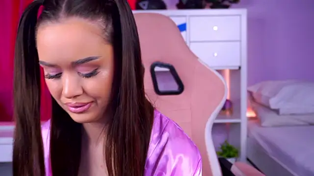 Snapshot of MistyReeds chatting on 02/20/26, 06:19 MistyReeds online show from 02/20/26, 06:19