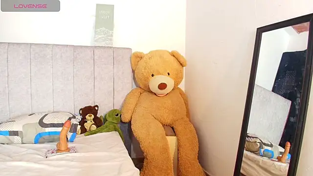 zeire  online show from 04/15/26, 09:04