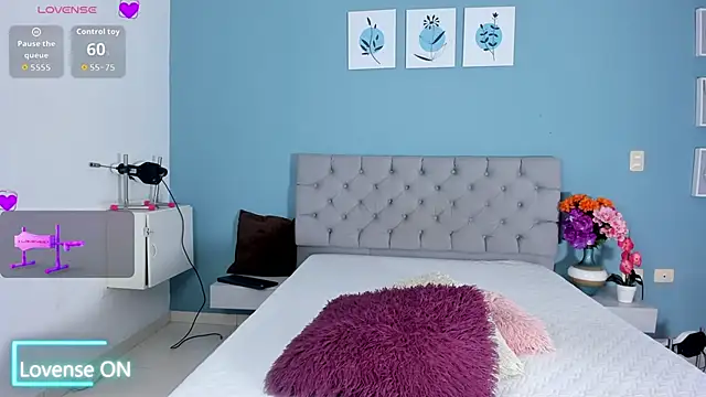 Valentina Rujano online show from 03/25/26, 02:44