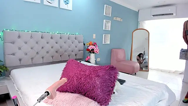 Valentina Rujano online show from 04/10/26, 02:46