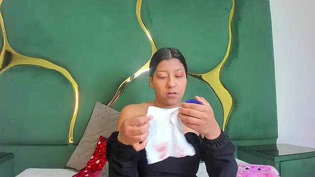 Vaneline2 online show from 03/12/26, 08:35