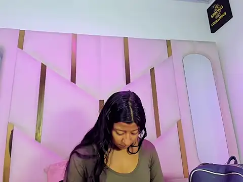 Vaneline2 online show from 05/03/26, 12:31