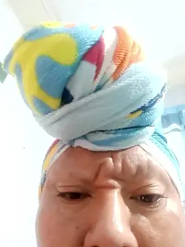 Snapshot of perrit17 chatting on 02/19/26, 07:27 perrit17 online show from 02/19/26, 07:27