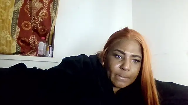 CurvySashia online show from 02/06/26, 01:01