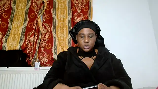 CurvySashia online show from 03/02/26, 12:11