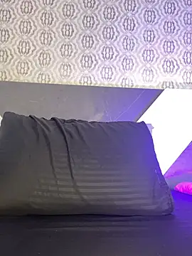 Mia rivers   online show from 04/10/26, 07:43