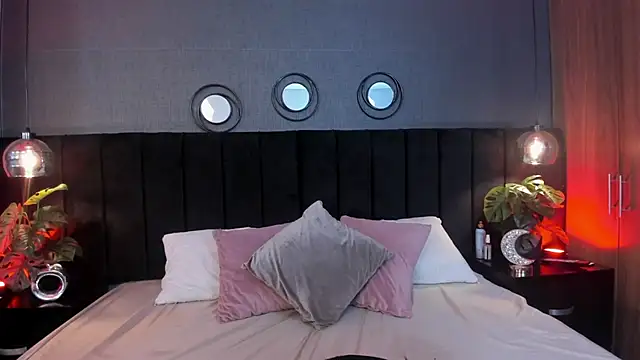 Snapshot of Sophi_rae chatting on 02/04/26, 08:37 Sophi rae online show from 02/04/26, 08:37