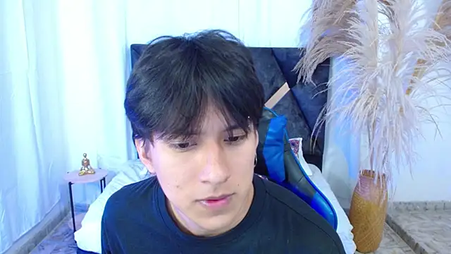 Snapshot of nikoo_18 chatting on 02/09/26, 01:20 nikoo 18 online show from 02/09/26, 01:20