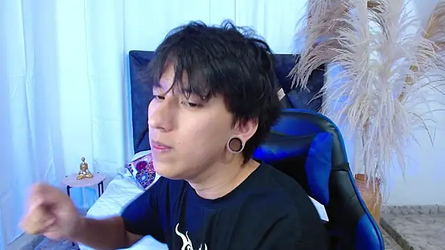 Snapshot of nikoo_18 chatting on 02/04/26, 02:12 nikoo 18 online show from 02/04/26, 02:12