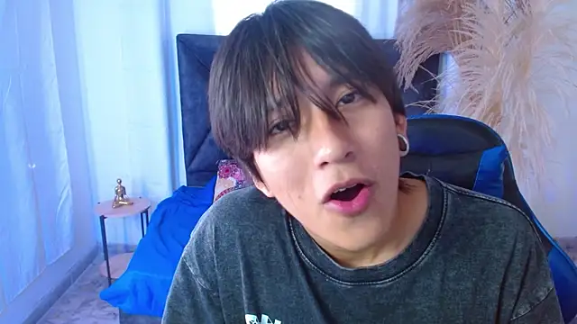 nikoo 18 online show from 03/26/26, 02:15