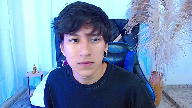 Snapshot of nikoo_18 chatting on 02/06/26, 01:29 nikoo 18 online show from 02/06/26, 01:29