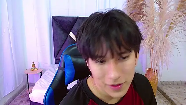 Snapshot of nikoo_18 chatting on 02/07/26, 01:30 nikoo 18 online show from 02/07/26, 01:30