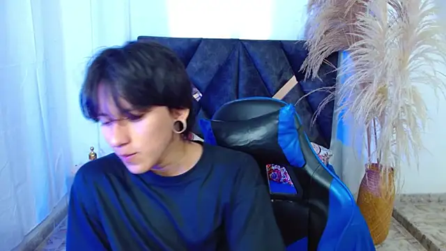 nikoo 18 online show from 03/18/26, 01:57