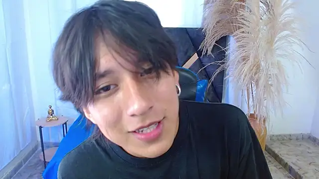 nikoo 18 online show from 04/08/26, 02:29