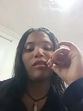 Snapshot of Maggyx chatting on 02/17/26, 01:30 Maggyx online show from 02/17/26, 01:30