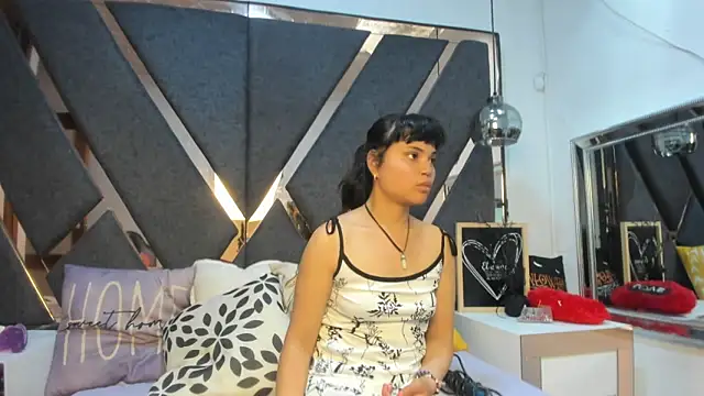 Maggyx online show from 03/24/26, 02:06